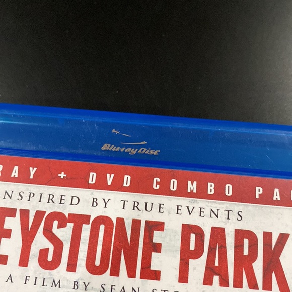 Greystone Park - Blu-ray & DVD Combo Set - Picture 6 of 6